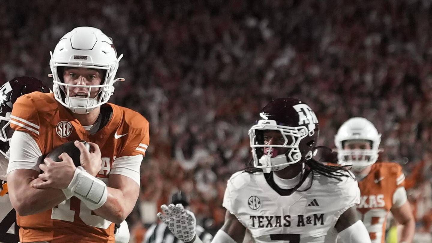 Texas' Expectations Aren't For Arch Manning to Carry Alone