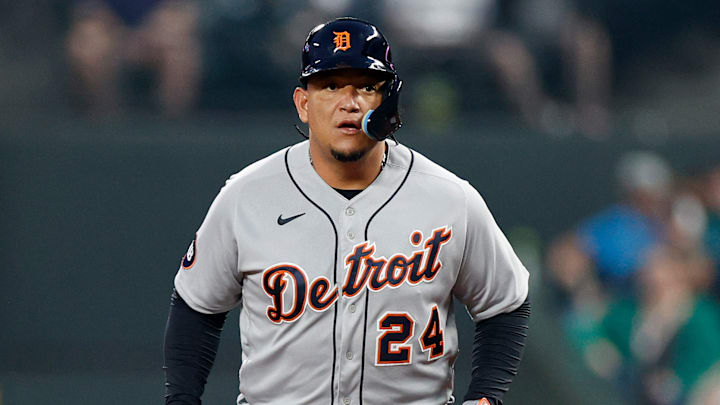 Miguel Cabrera juega como primera base para el equipo Tigres de Detroit de la MLB