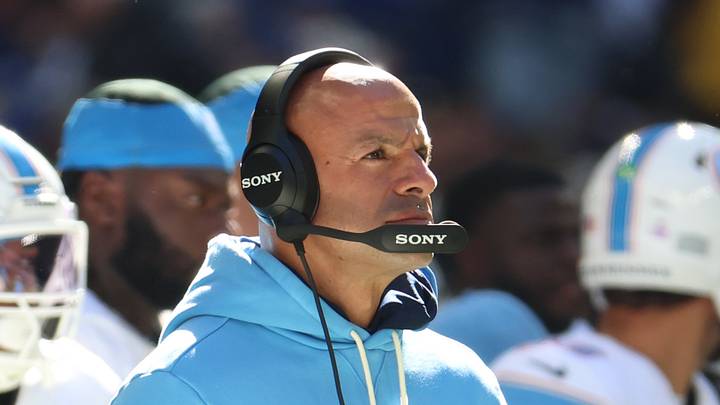 Oct 18, 2026; Indianapolis, Indiana, USA; Tennessee Titans head coach Robert Saleh looks on during the second half against the Indianapolis Colts at Lucas Oil Stadium. Mandatory Credit: Trevor Ruszkowski-Imagn Images Oct 18, 2026; Indianapolis, Indiana, USA; Tennessee Titans head coach Robert Saleh looks on during the second half against the Indianapolis Colts at Lucas Oil Stadium. Mandatory Credit: Trevor Ruszkowski-Imagn Images
