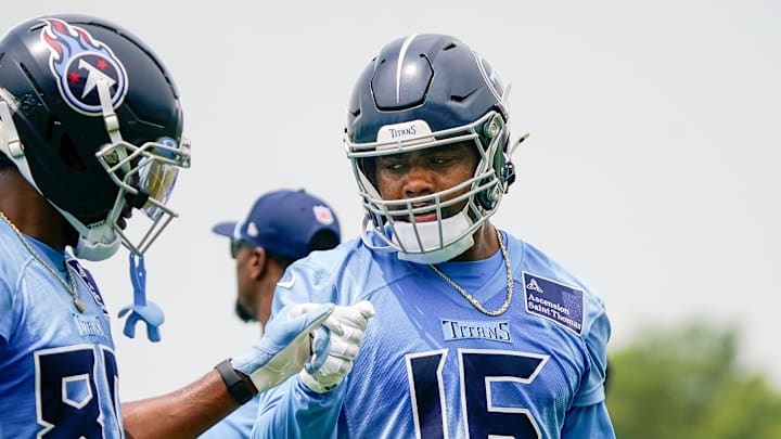 Tennessee Titans wide receiver Bryce Oliver (80) and wide receiver Treylon Burks (16) get in position for a drill during minicamp practice in Nashville, Tenn.