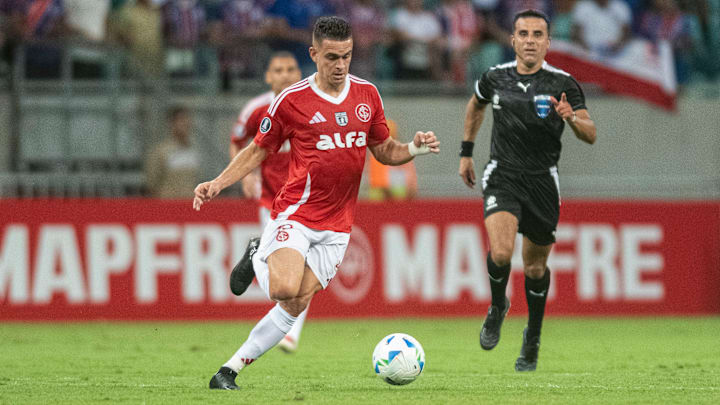 Atacante é uma das referências do plantel vermelho