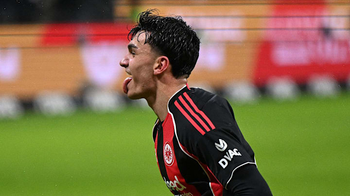 Can Uzun will den Bundesliga-Gegnern bald wieder die Zunge rausstrecken Can Uzun will den Bundesliga-Gegnern bald wieder die Zunge rausstrecken