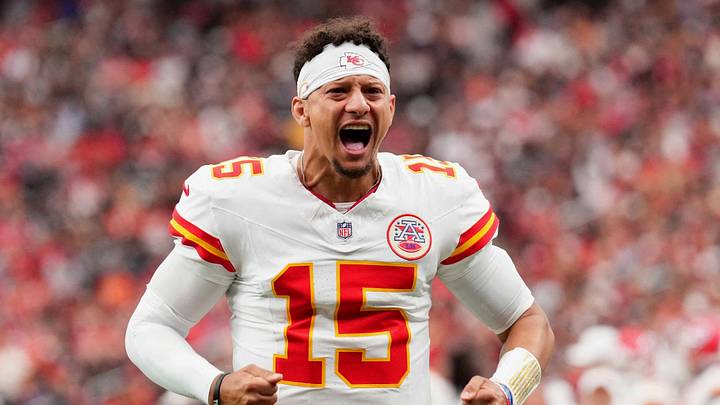 Kansas City Chiefs quarterback Patrick Mahomes (15) Kansas City Chiefs quarterback Patrick Mahomes (15)