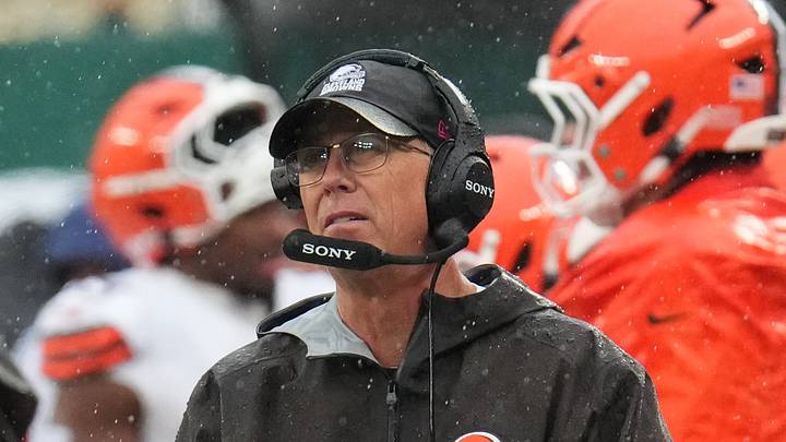 Cleveland Browns head coach Todd Monken looks on during the first half against the New York Jets at MetLife Stadium.  Mandatory Credit: Robert Deutsch-Imagn Images