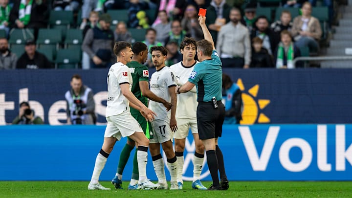 Der Platzverweis gegen Jens Castrop beim torlosen Remis in Wolfsburg