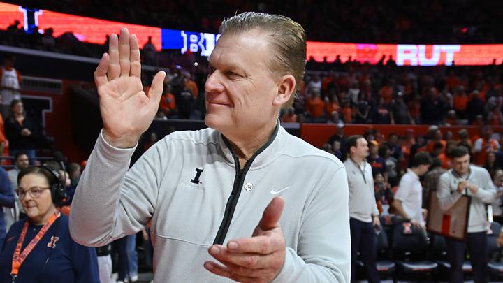 Jan 8, 2026; Champaign, Illinois, USA; Illinois Fighting Illini head coach Brad Underwood greets the crowd before he first half against the Rutgers Scarlet Knights at State Farm Center. Mandatory Credit: Ron Johnson-Imagn Images Jan 8, 2026; Champaign, Illinois, USA; Illinois Fighting Illini head coach Brad Underwood greets the crowd before he first half against the Rutgers Scarlet Knights at State Farm Center. Mandatory Credit: Ron Johnson-Imagn Images