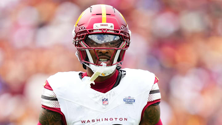 Washington Commanders cornerback Trey Amos