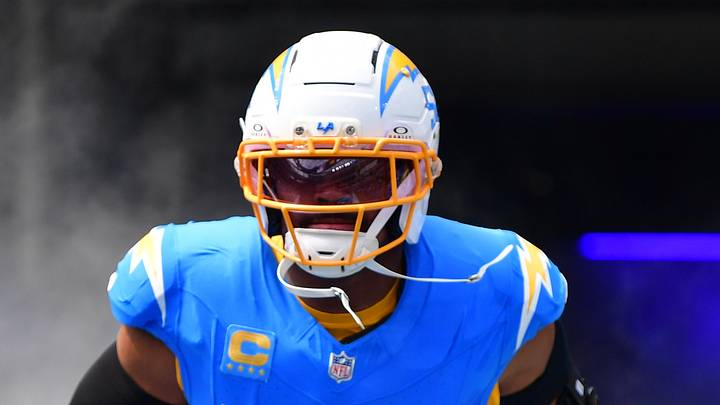 Sep 20, 2026; Inglewood, California, USA; Los Angeles Chargers linebacker Khalil Mack (52) is introduced prior to the game against the Las Vegas Raiders at SoFi Stadium. Mandatory Credit: Gary A. Vasquez-Imagn Images Sep 20, 2026; Inglewood, California, USA; Los Angeles Chargers linebacker Khalil Mack (52) is introduced prior to the game against the Las Vegas Raiders at SoFi Stadium. Mandatory Credit: Gary A. Vasquez-Imagn Images