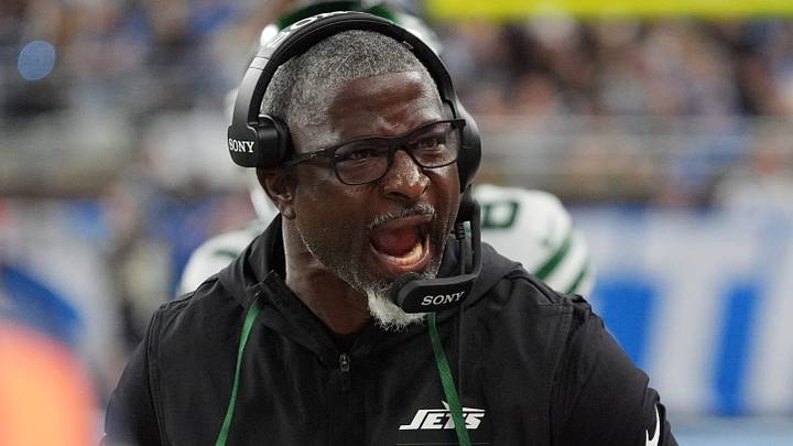 Breaking down how head coach Aaron Glenn made a mistake that came back to bite him in Week 3. Breaking down how head coach Aaron Glenn made a mistake that came back to bite him in Week 3.