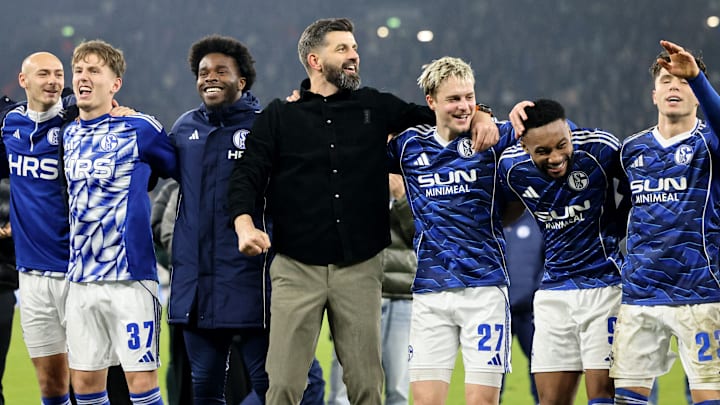 Die Schalker eroberten sich am Freitagabend die Tabellenführung zurück