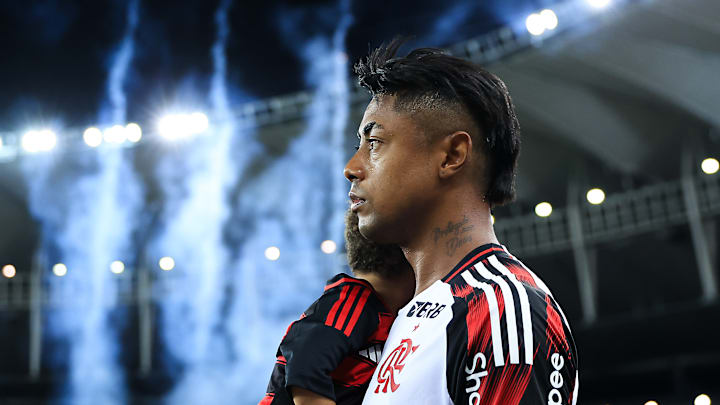 Bruno Henrique enfrenta desafios fora de campo, mas segue firme no Flamengo 