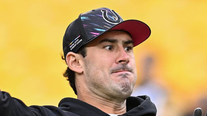 Indianapolis Colts quarterback Daniel Jones warms up