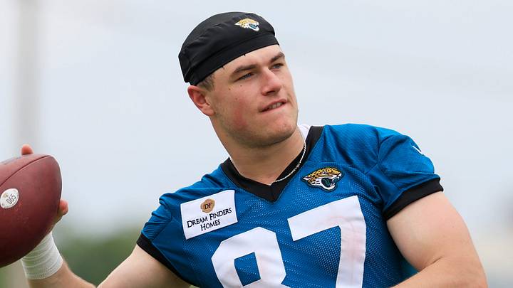 Jacksonville Jaguars tight end Nate Boerkircher (87) catches a pass during rookie minicamp at the Miller Electric Center, Saturday, May 9, 2026 in Jacksonville, Fla. Jacksonville Jaguars tight end Nate Boerkircher (87) catches a pass during rookie minicamp at the Miller Electric Center, Saturday, May 9, 2026 in Jacksonville, Fla.