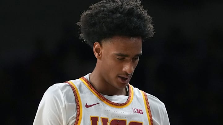 Feb 18, 2026; Los Angeles, California, USA; Southern California Trojans head coach Eric Musselman and guard Alijah Arenas (0) react against the Illinois Fighting Illini in the first half at Galen Center. Mandatory Credit: Kirby Lee-Imagn Images