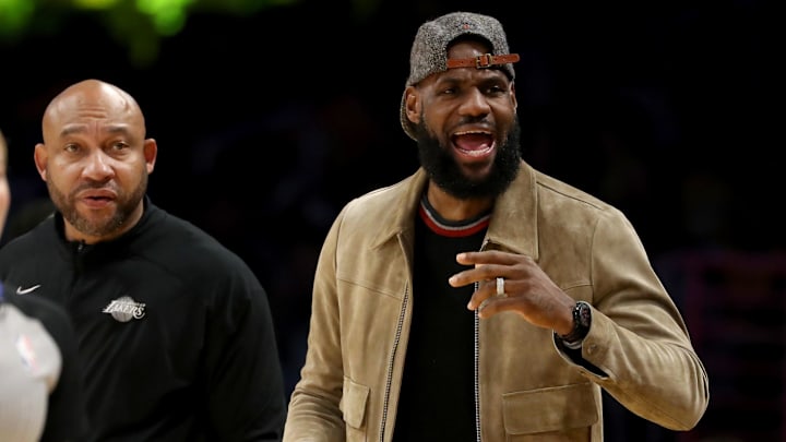 LeBron no ha estado disponible en los últimos cuatro juegos por lesión
