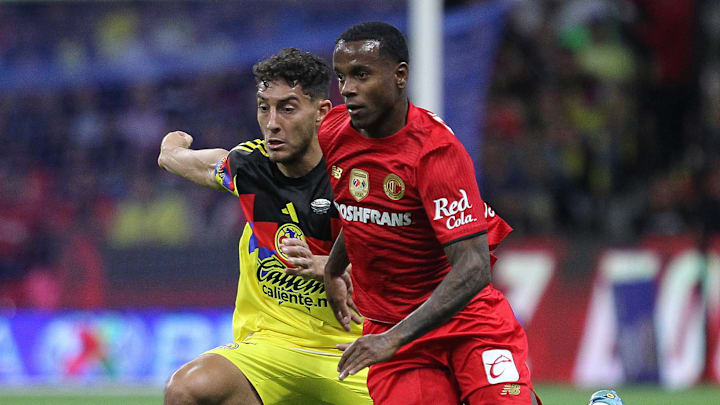 Helinho fue expulsado antes del silbatazo final 