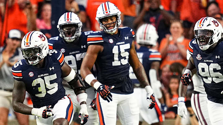 Auburn Tigers defensive lineman Keldric Faulk Auburn Tigers defensive lineman Keldric Faulk