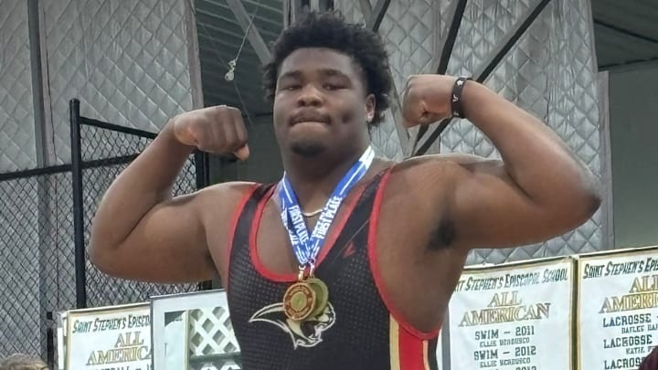 Bradenton (Fla.) Cardinal Mooney defensive tackle Kaleb Exume