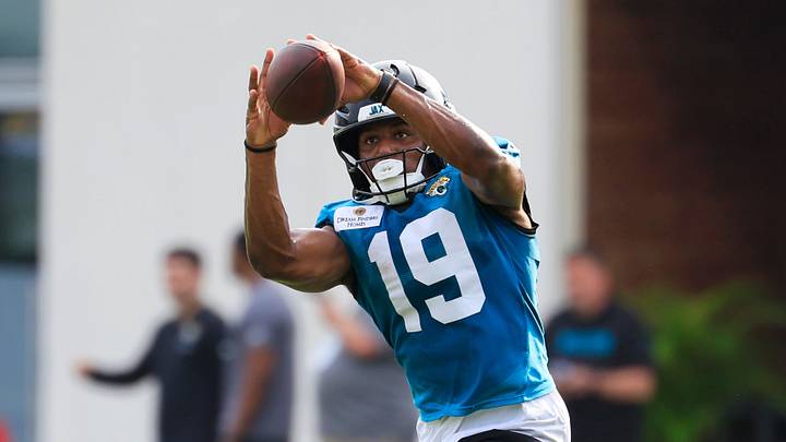 Jacksonville Jaguars wide receiver Josh Cameron (19) catches a pass 