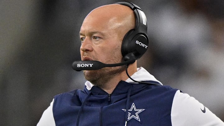 Aug 16, 2025; Arlington, Texas, USA; Dallas Cowboys defensive line coach Aaron Whitecotton during the game between the Dallas Cowboys and the Baltimore Ravens at AT&T Stadium. Mandatory Credit: Jerome Miron-Imagn Images Aug 16, 2025; Arlington, Texas, USA; Dallas Cowboys defensive line coach Aaron Whitecotton during the game between the Dallas Cowboys and the Baltimore Ravens at AT&T Stadium. Mandatory Credit: Jerome Miron-Imagn Images