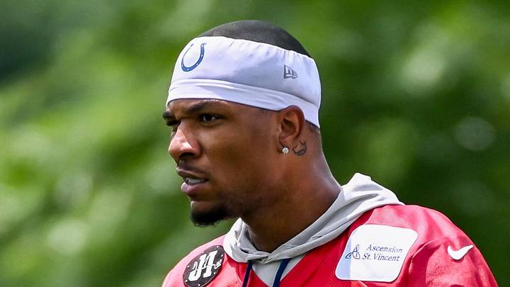 Indianapolis Colts quarterback Anthony Richardson Sr. participates in a drill during minicamp