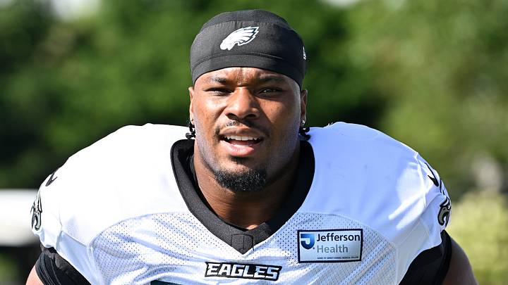 Philadelphia Eagles guard Tyler Steen