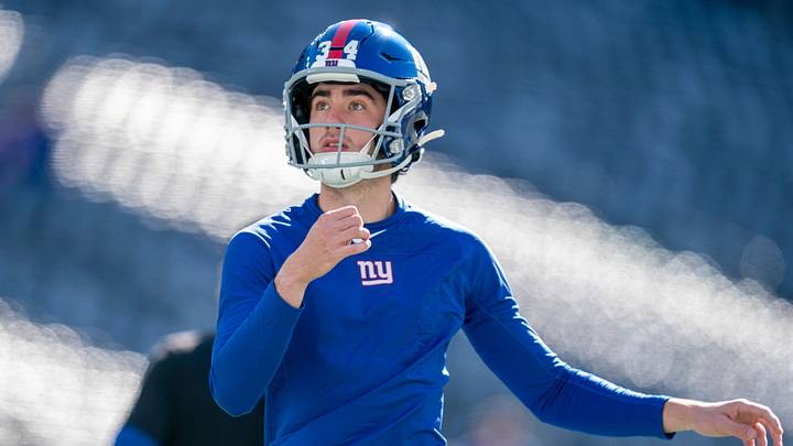 New York Giants kicker Dominic Zvada (34) kicks a ball during warmups during a week 6 NFL football game between New York Giants and New Orleans Saints on Sunday, Oct. 18, 2026, at MetLife Stadium in East Rutherford, NJ.