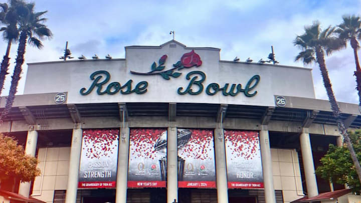 The 2025 Rose Bowl will host the Oregon Ducks and the winner of Ohio State vs. Tennessee.