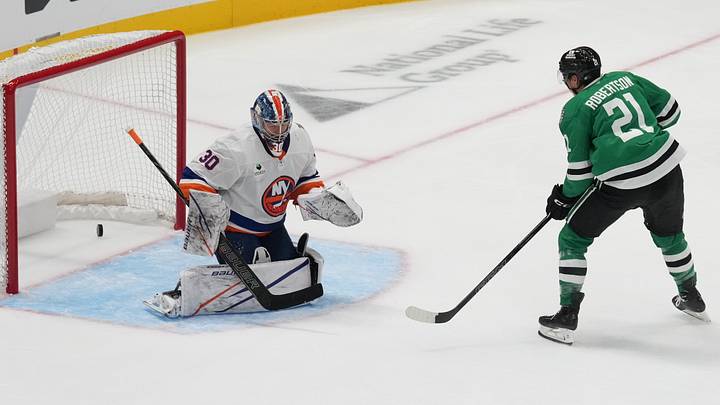 Oct 25, 2026; Dallas, Texas, USA; Dallas Stars left wing Jason Robertson (21) scores a goal on New York Islanders goaltender Ilya Sorokin (30) during the third period at American Airlines Center. Mandatory Credit: Raymond Carlin III-Imagn Images Oct 25, 2026; Dallas, Texas, USA; Dallas Stars left wing Jason Robertson (21) scores a goal on New York Islanders goaltender Ilya Sorokin (30) during the third period at American Airlines Center. Mandatory Credit: Raymond Carlin III-Imagn Images