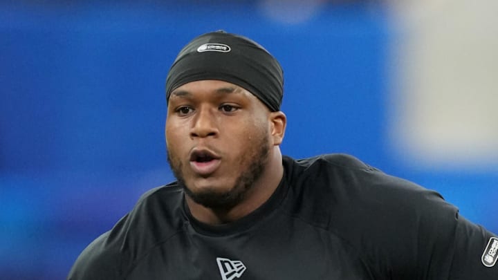 Texas offensive lineman DJ Campbell