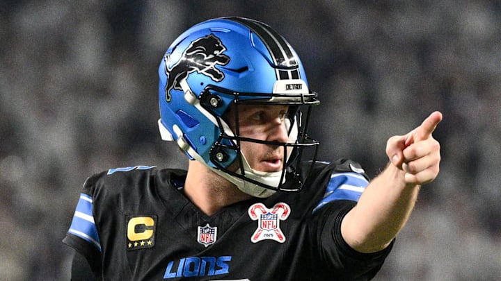 Detroit Lions quarterback Jared Goff (16).