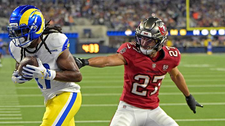 Nov 23, 2025; Inglewood, California, USA; Los Angeles Rams wide receiver Davante Adams (17) catches a touchdown pass as he is defended by Tampa Bay Buccaneers cornerback Zyon McCollum (27) during the first half at SoFi Stadium. Mandatory Credit: Jayne Kamin-Oncea-Imagn Images Nov 23, 2025; Inglewood, California, USA; Los Angeles Rams wide receiver Davante Adams (17) catches a touchdown pass as he is defended by Tampa Bay Buccaneers cornerback Zyon McCollum (27) during the first half at SoFi Stadium. Mandatory Credit: Jayne Kamin-Oncea-Imagn Images