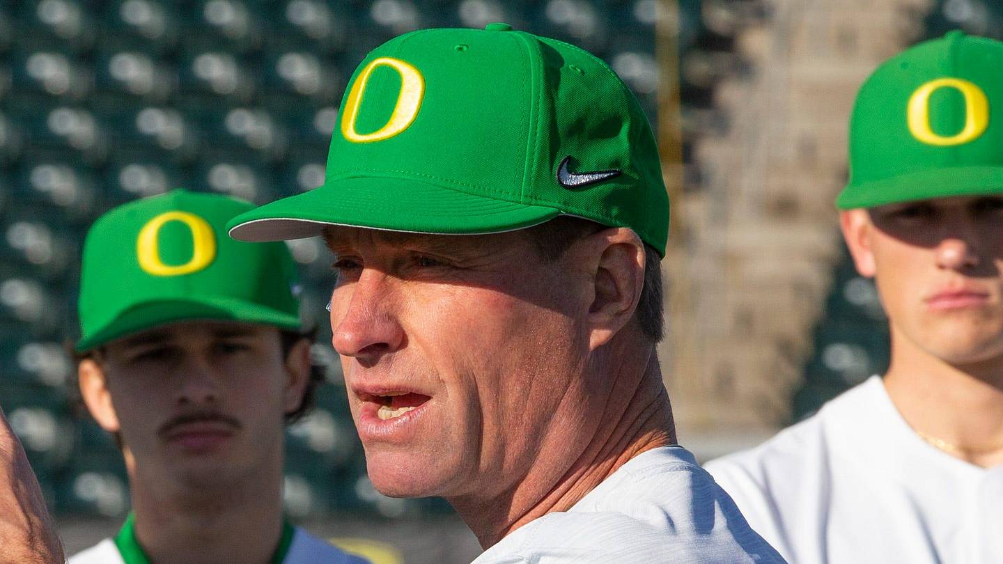 Oregon's Mark Wasikowski Pulls Back Curtain on Oregon State Rivalry