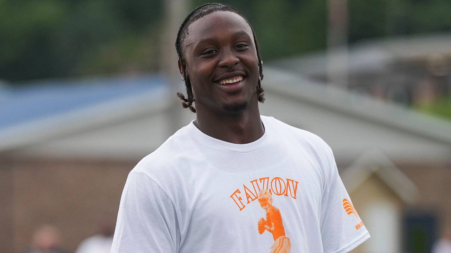 Chris Low Shares Key Update on Tennessee Football Quarterback Battle