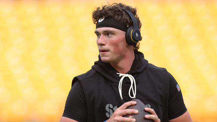 Pittsburgh Steelers quarterback Drew Allar
