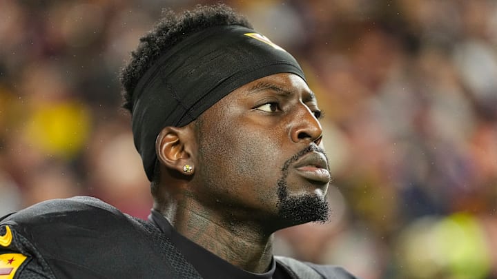 Washington Commanders defensive lineman Javon Kinlaw Washington Commanders defensive lineman Javon Kinlaw