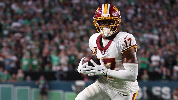Sep 13, 2026; Philadelphia, Pennsylvania, USA;  Washington Commanders wide receiver Terry McLaurin (17) catches a pass for a first down against the Philadelphia Eagles during the second half at Lincoln Financial Field.  Mandatory Credit: Bill Streicher-Imagn Images