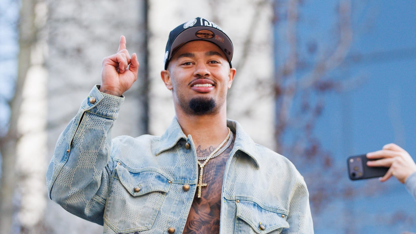 Seahawks' Jaxon Smith-Njigba Would 'Happily' Fight Rams, 49ers CBs in UFC Bout