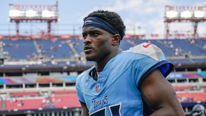 Tennessee Titans cornerback Roger McCreary (21) exits the field after the Titans’ 33-19 loss to the Los Angeles Rams at Nissan Stadium in Nashville, Tenn., Sunday, Sept. 14, 2025. Tennessee Titans cornerback Roger McCreary (21) exits the field after the Titans’ 33-19 loss to the Los Angeles Rams at Nissan Stadium in Nashville, Tenn., Sunday, Sept. 14, 2025.