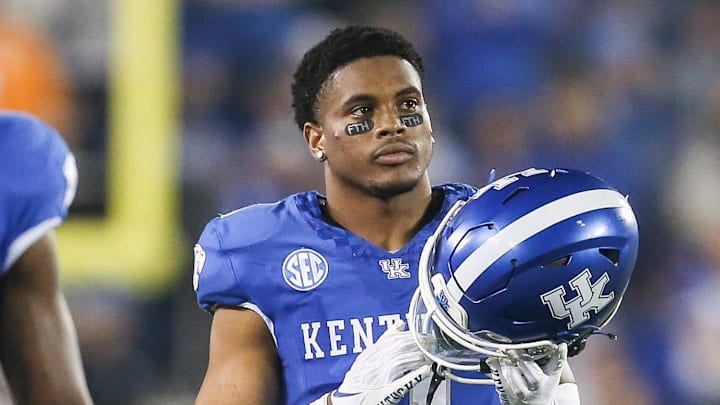 Kentucky Wildcats defensive back Zion Childress looks towards the scoreboard against the Tennessee Volunteers. 