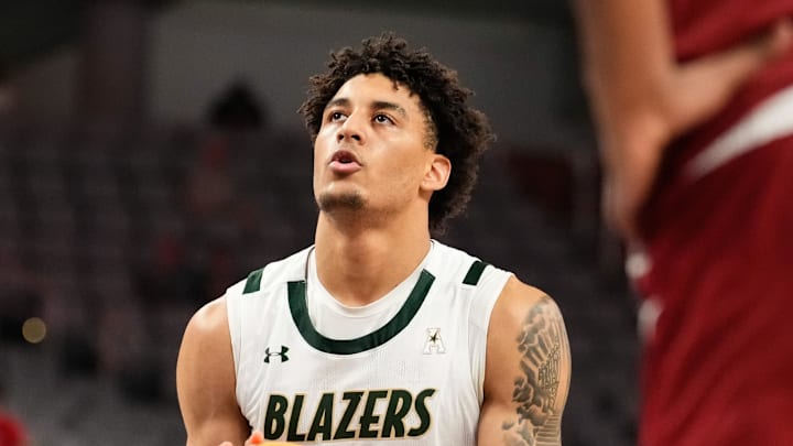 Mar 17, 2024; Fort Worth, TX, USA; UAB Blazers forward Yaxel Lendeborg (3) shoots a free throw against the Temple Owls during the first half at Dickies Arena. Mandatory Credit: Chris Jones-Imagn Images Mar 17, 2024; Fort Worth, TX, USA; UAB Blazers forward Yaxel Lendeborg (3) shoots a free throw against the Temple Owls during the first half at Dickies Arena. Mandatory Credit: Chris Jones-Imagn Images
