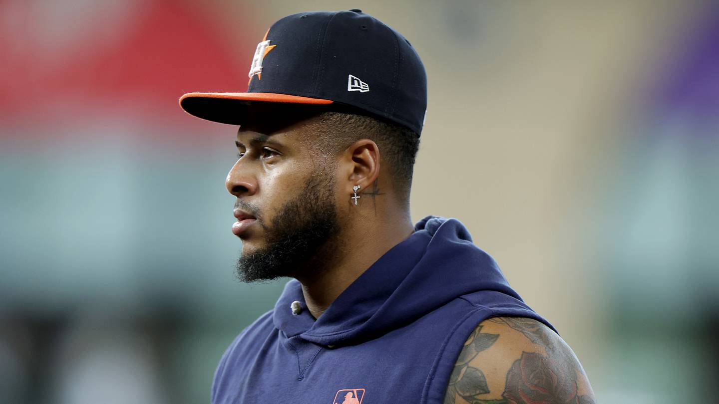 Astros part ways with former Cubs slugging prospect eyeing an overseas opportunity