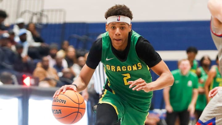 AZ Compass    Jeremiah Fears (2) drives to the basket during the game between Bartlett High School