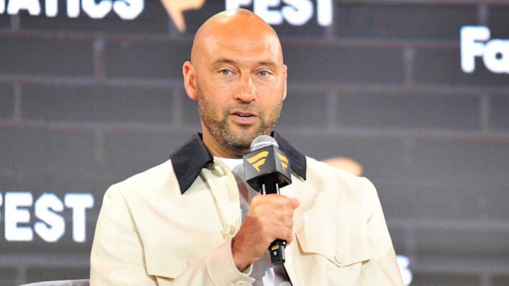 At Fanatics Fest 2025, retired New York Yankees shortstop Derek Jeter takes part in a panel called Only In New York: 27 Rings. At Fanatics Fest 2025, retired New York Yankees shortstop Derek Jeter takes part in a panel called Only In New York: 27 Rings.