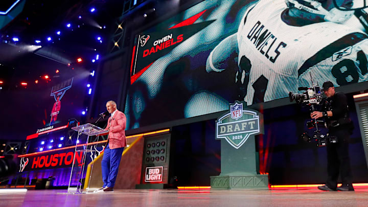 Former Houston Texans tight end Owen Daniels announces the team’s second round pick during the 2025 NFL Draft on Friday, April 25, 2025, at Lambeau Field in Green Bay, Wisconsin. The draft runs through April 26.
Tork Mason/USA TODAY NETWORK-Wisconsin