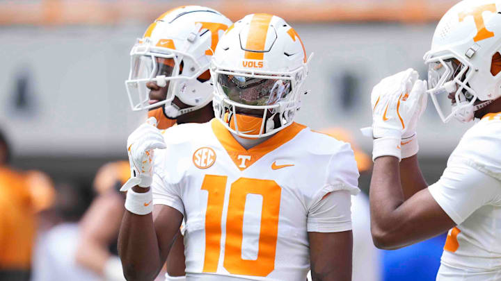 Tennessee wide receiver Mike Matthews (10) warms up before the Orange & White spring game, Saturday, April 12, 2025.