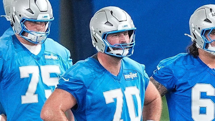 Detroit Lions offensive tackle Dan Skipper (70).