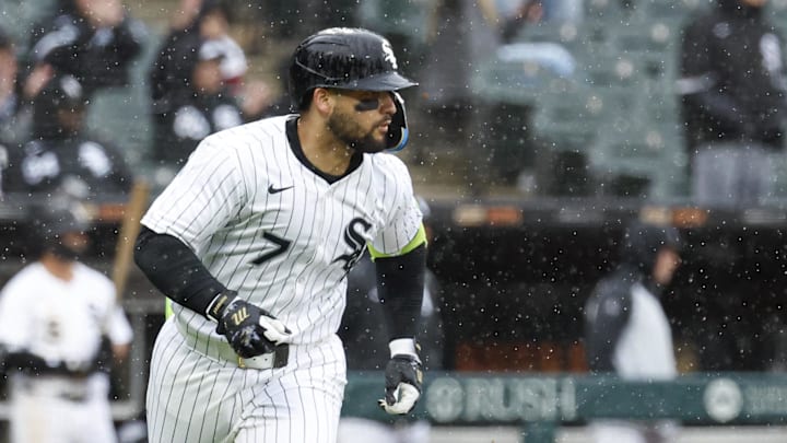 Chicago White Sox catcher Edgar Quero (7) hits an RBI single against the Houston Astros at Rate Field. Chicago White Sox catcher Edgar Quero (7) hits an RBI single against the Houston Astros at Rate Field.
