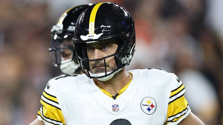Pittsburgh Steelers quarterback Aaron Rodgers