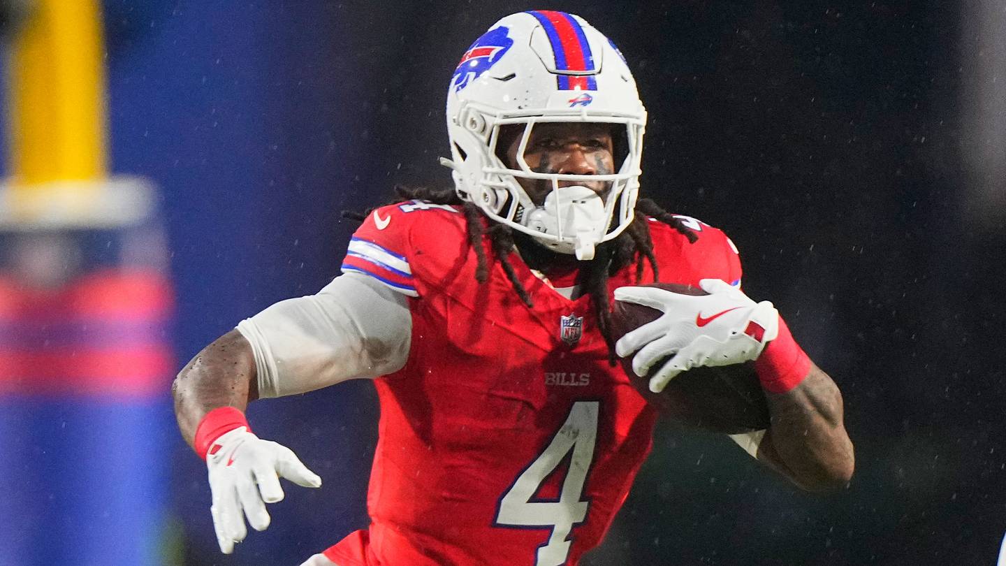 Week 1 Fantasy Football Busts: Beware of Patrick Mahomes and James Cook III